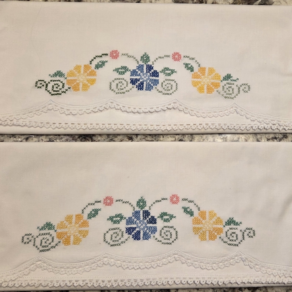 Vtg Hand Embroidered CrossStitch Floral Tatted Edge Standard Pillowcase Set of 2